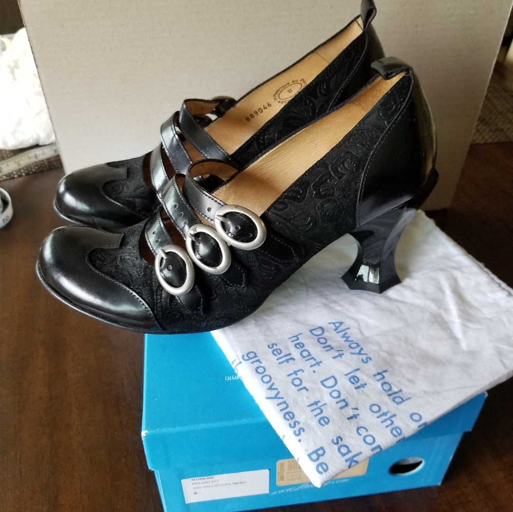 John Fluevog Baroque Pump Rubens 8 Black